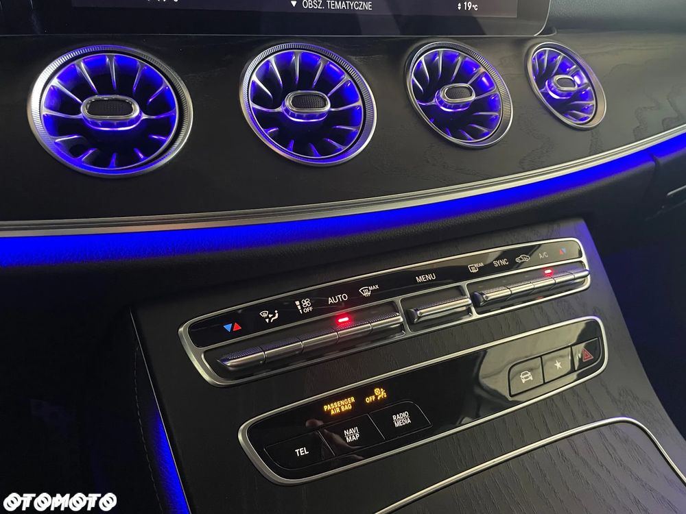 Mercedes-Benz CLS 300 d 4Matic 9G-TRONIC AMG Line - 37