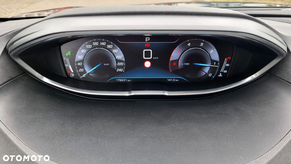 Peugeot 3008 BlueHDi 180 Stop & Start EAT8 Allure - 28