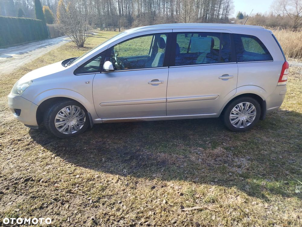 Opel Zafira - 1