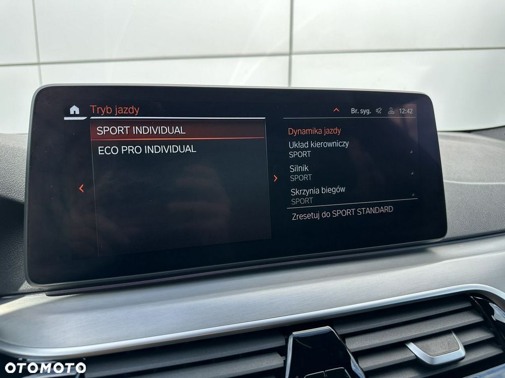 BMW Seria 5 520d xDrive mHEV M Sport sport - 35