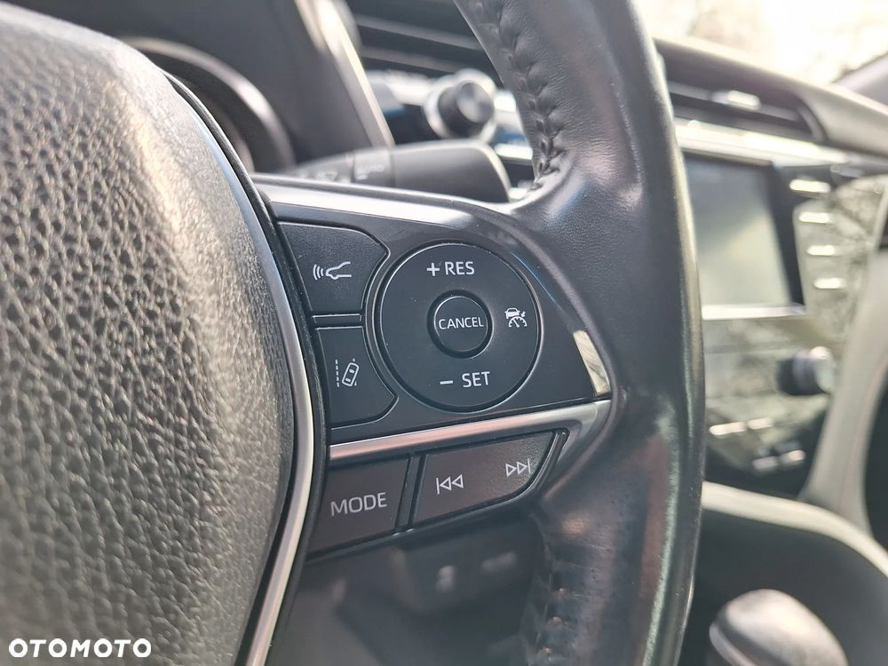 Toyota Camry 2.5 Hybrid Comfort CVT - 23