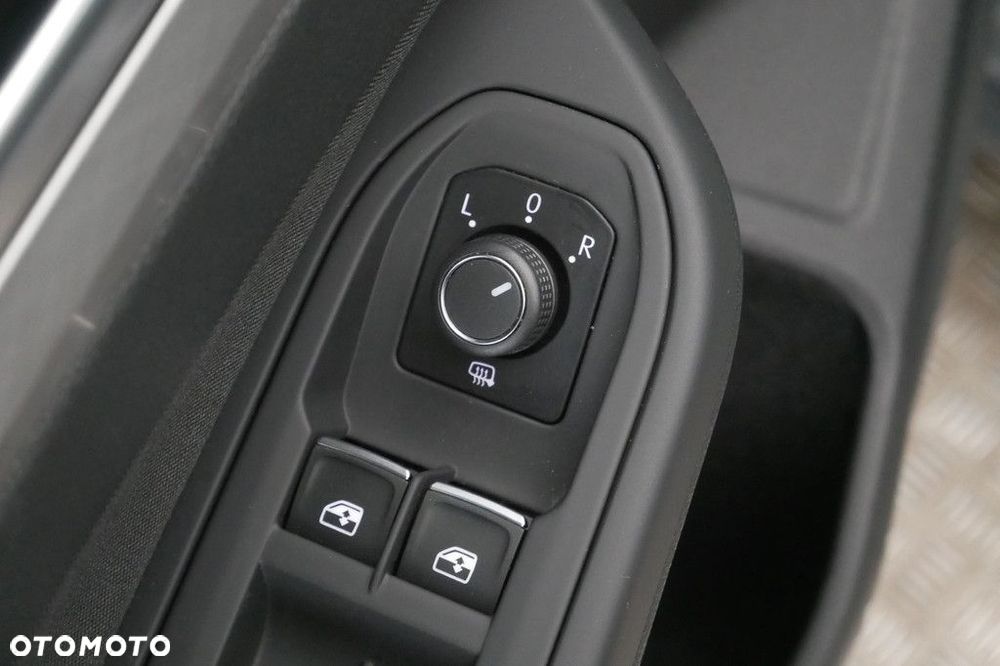 Volkswagen Golf 2.0 TDI Life - 23