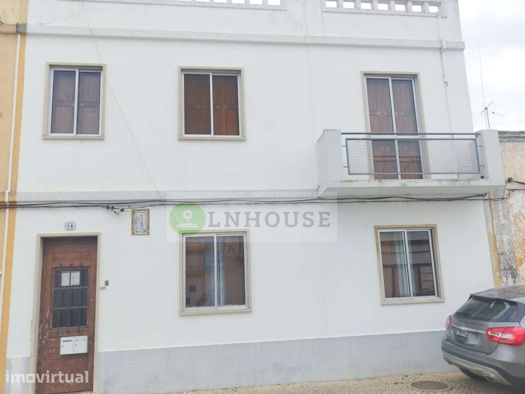 Apartamento T2 com amplo quintal no centro de Vila Real de Santo An... - Grande imagem: 5/6