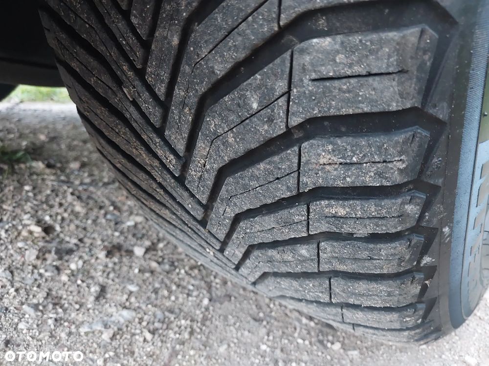 Peugeot 3008 1.6 PureTech HYbrid Allure S&S EAT8 - 32