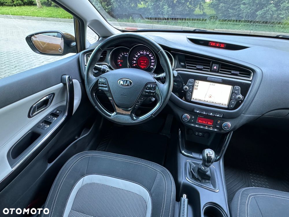 Kia Ceed 1.6 CRDi 136 ISG Dream-Team Edition - 21