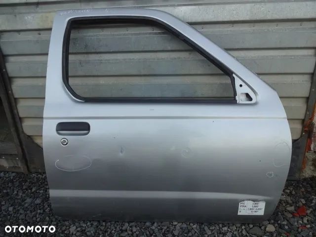 NISSA NAVARA D22 DRZWI PRAWE - 1