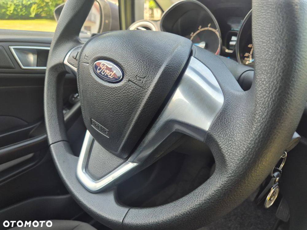 Ford Fiesta 1.25 Champions Edition - 26