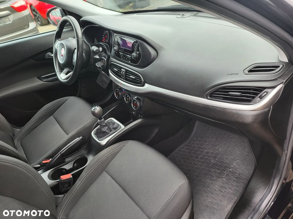 Fiat Tipo 1.4 16v Lounge EU6d - 18