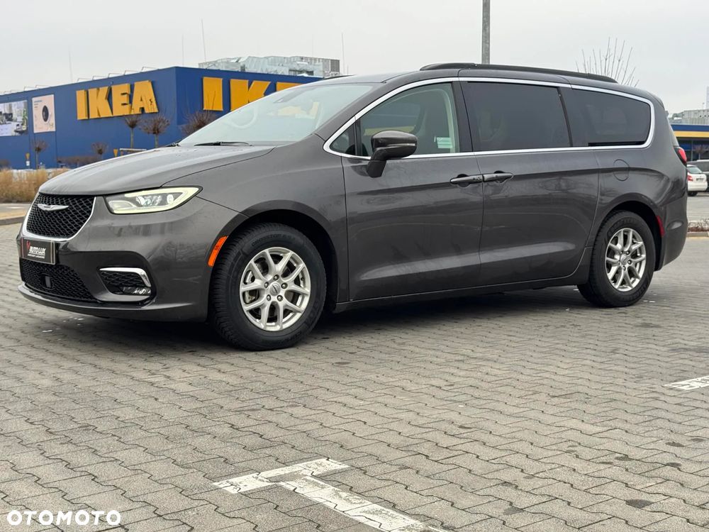 Chrysler Pacifica - 35