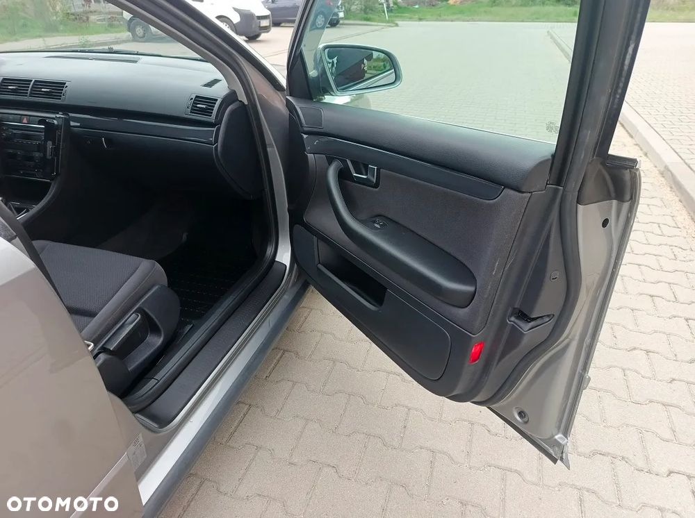 Audi A4 Limousine - 27