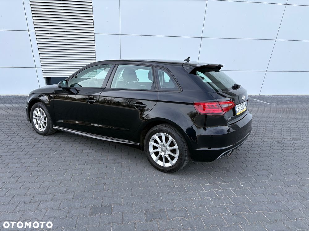 Audi A3 Sportback 1.6 TDI (clean diesel) S line Sportpaket - 10