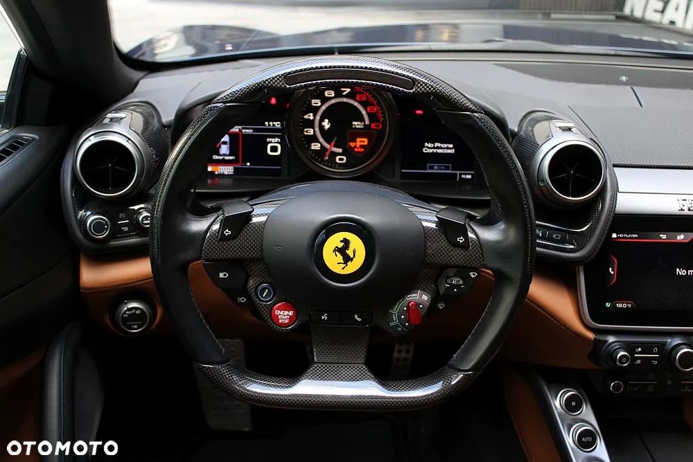 Ferrari GTC4Lusso - 21