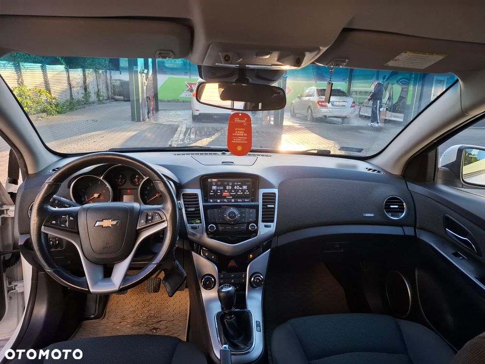 Chevrolet Cruze - 29