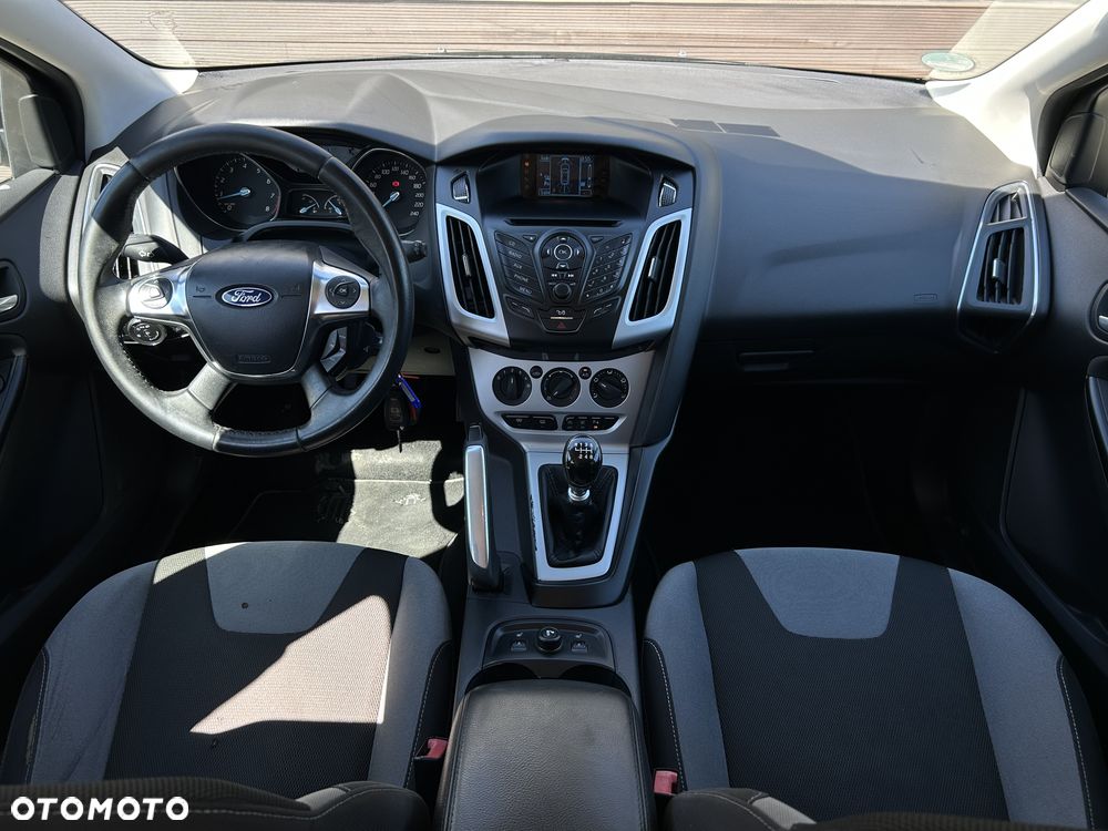 2012 Ford Focus 1.6 EcoBoost Start-Stopp-System Champions Edition, photograph 10