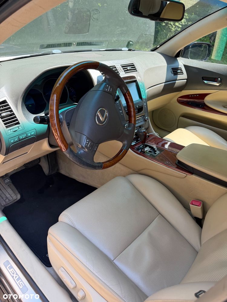 Lexus GS - 10