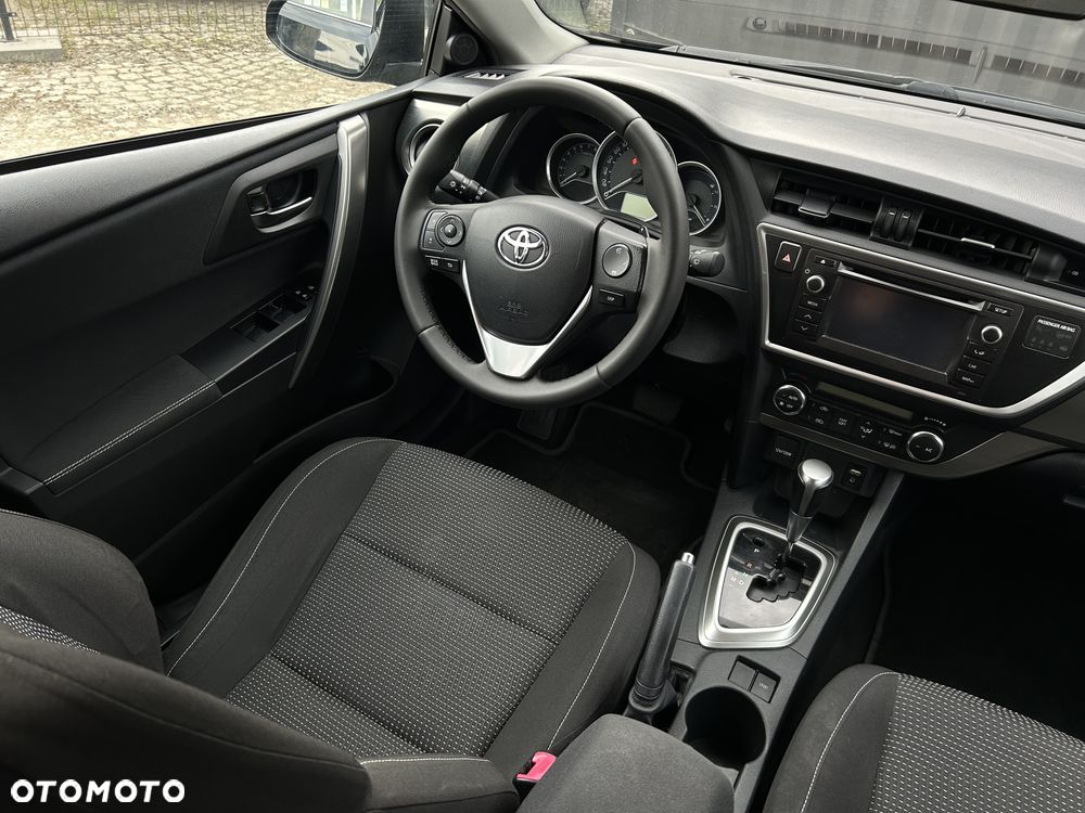Toyota Auris - 11