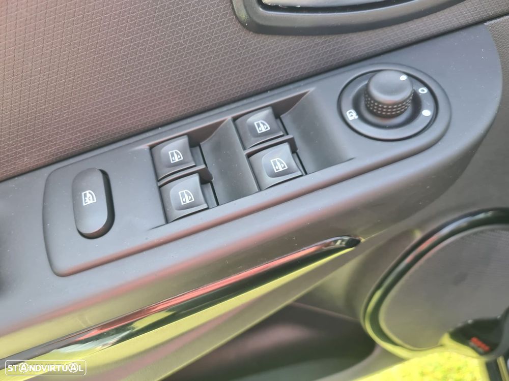 Renault Clio Sport Tourer 0.9 TCE Dynamique S - 9