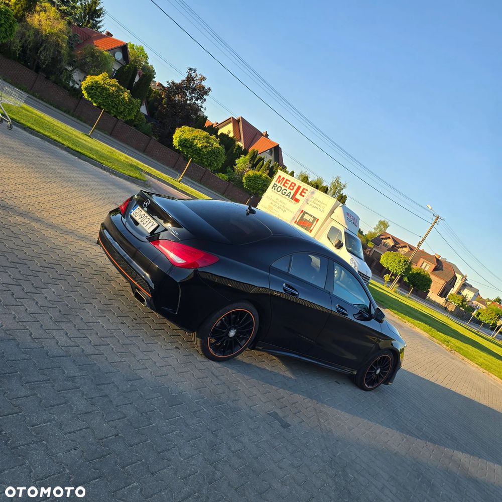 Mercedes-Benz CLA 250 4Matic 7G-DCT Orange Art Edition - 4