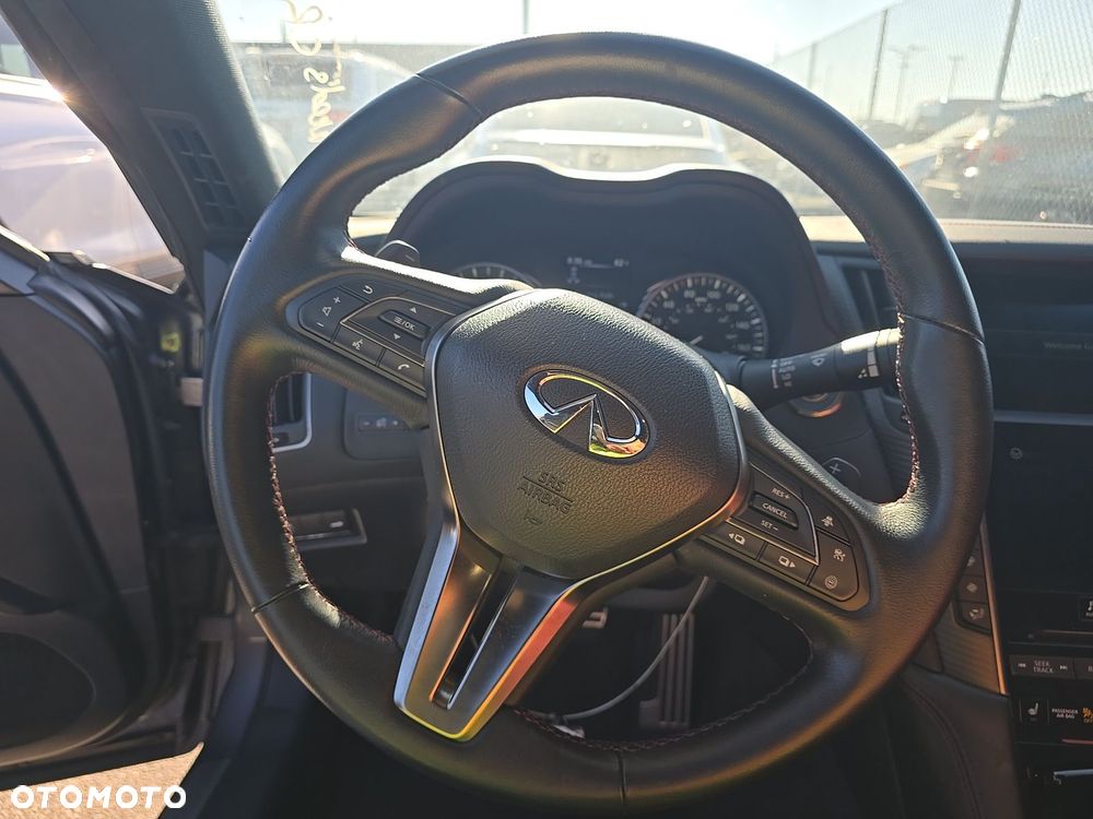Infiniti Q60 - 8