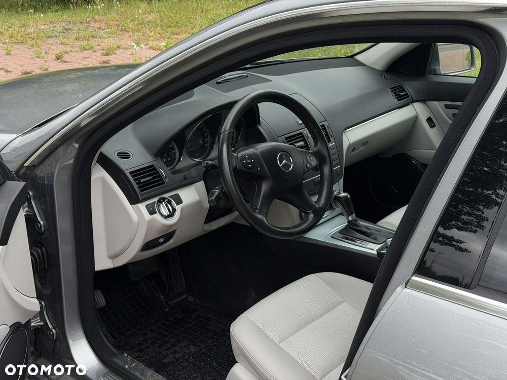 Mercedes-Benz Klasa C 180 BlueEFFICIENCY 7G-TRONIC Elegance - 13
