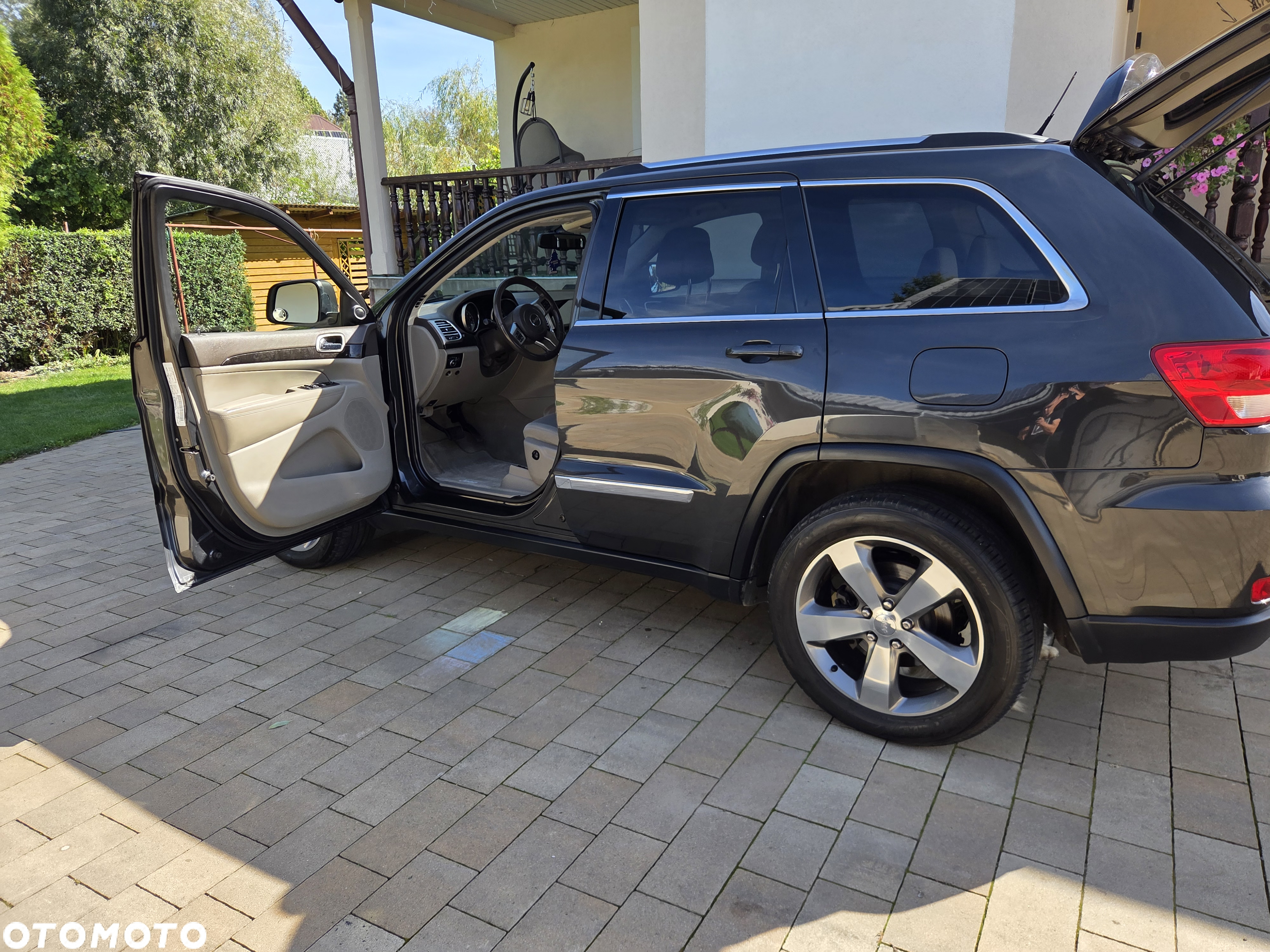 Jeep Grand Cherokee - 14