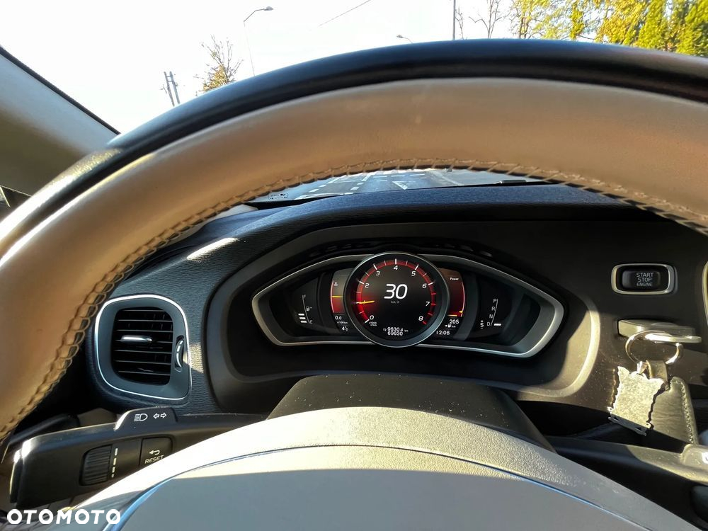 Volvo V40 T3 Drive-E Momentum - 9