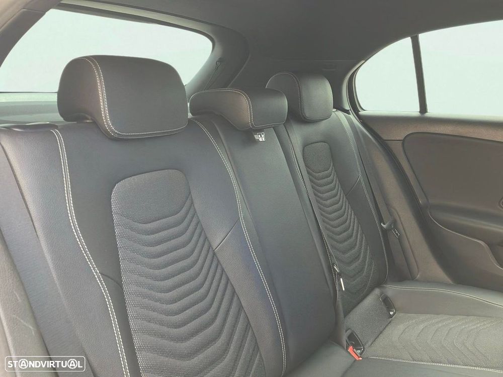 Mercedes-Benz A 180 d Style Aut. — fotografia 17