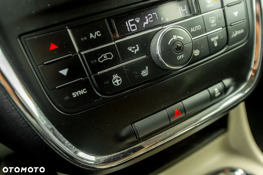 Lancia Voyager 2.8CRD Platinum - 35