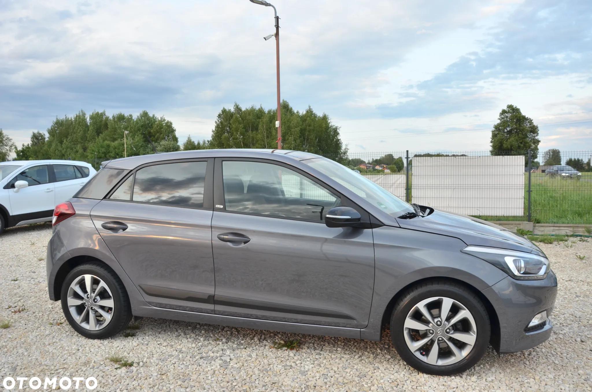 Hyundai i20 1.4 Premium - 13