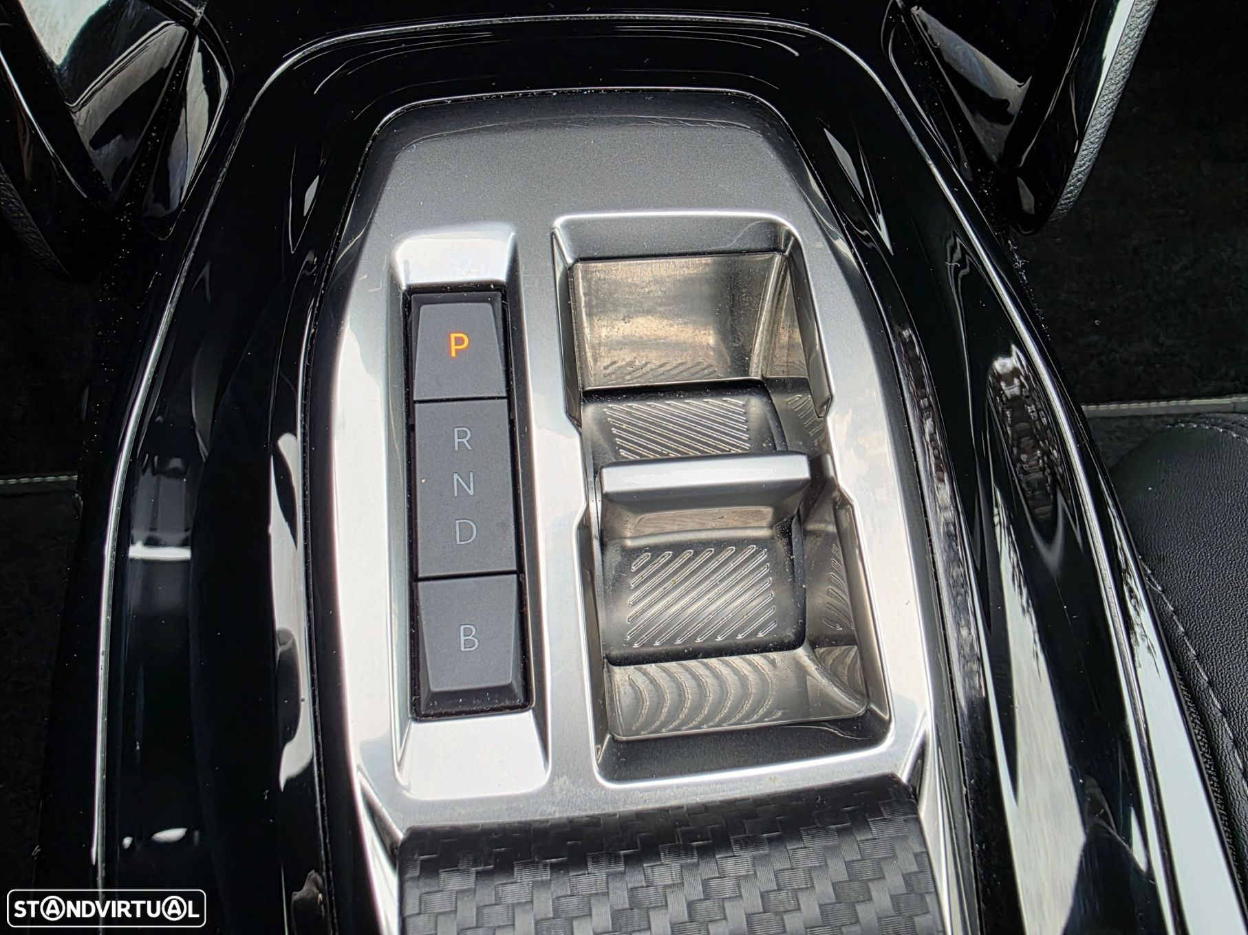 Peugeot e-208 50 kWh GT - 18