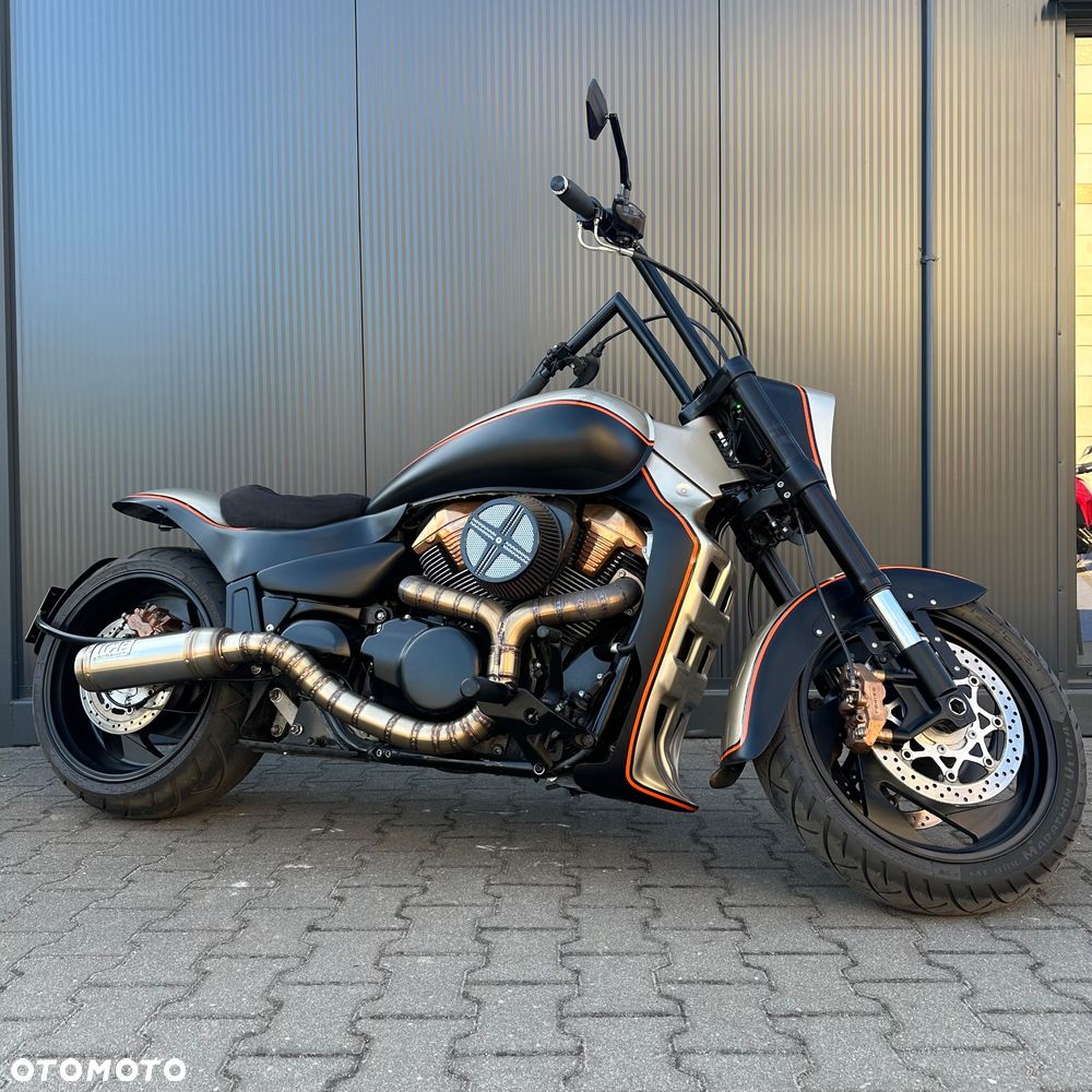 Suzuki Intruder - 2