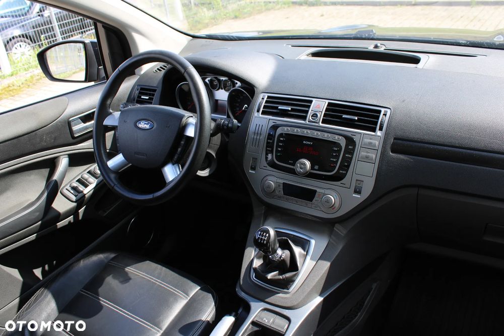 Ford Kuga 2.0 TDCi 2x4 Titanium - 15