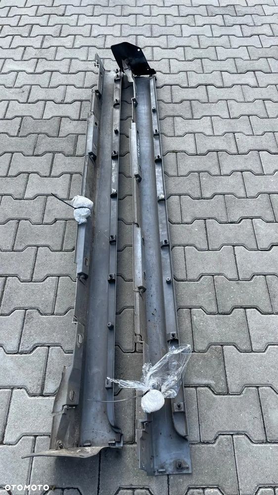 TOYOTA VERSO 09-13 NAKŁADKA PROGU LISTWA LEWA PRAWA KOLOR 8T4 KOŁKI - 5