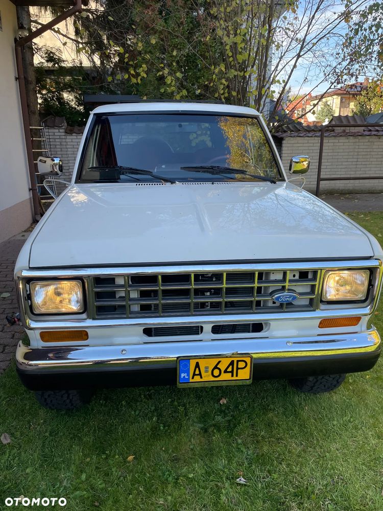 Ford Bronco - 10