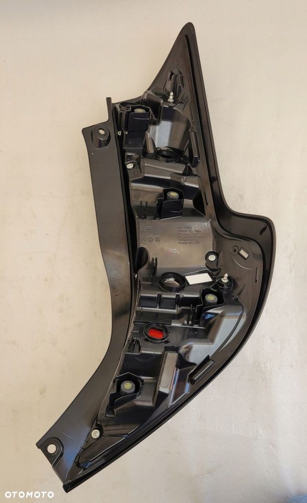 LAMPA LEWA TYLNA TYŁ TOYOTA AYGO X 2022- - 5