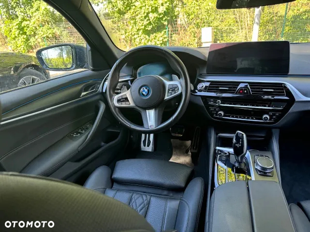 BMW Seria 5 530e xDrive M Sport sport - 9