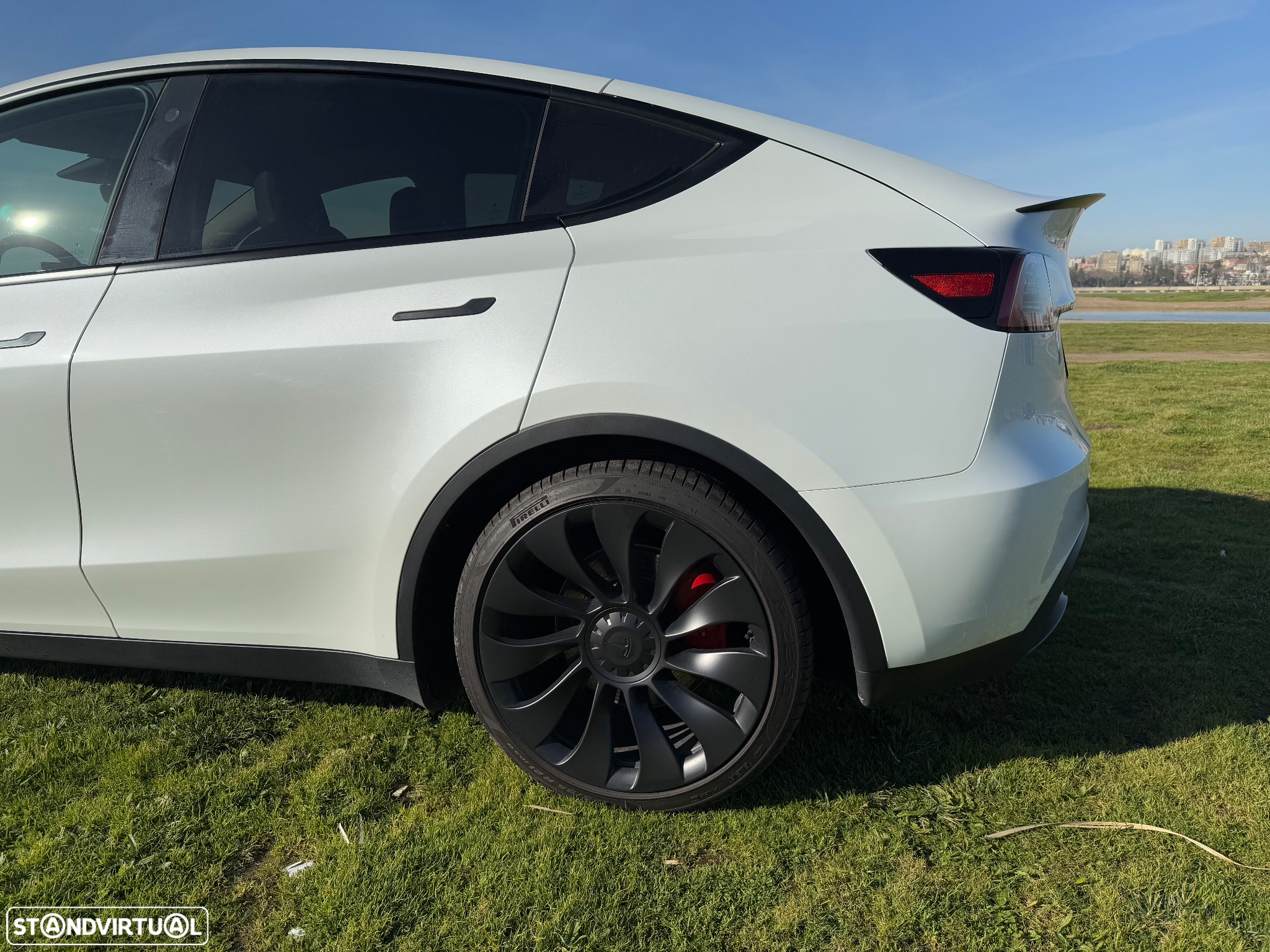 Tesla Model Y Performance Tração Integral - 11