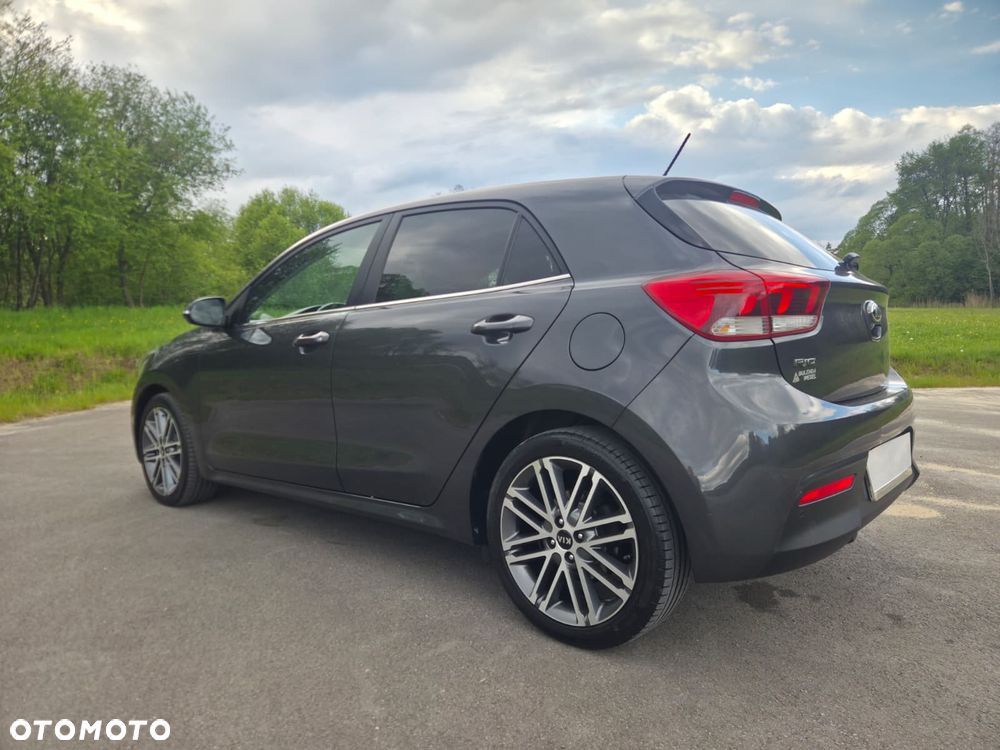 Kia Rio 1.4 L - 8