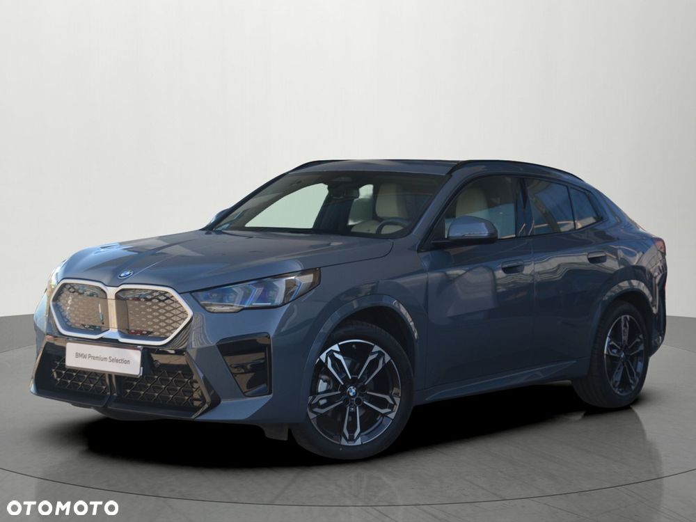 BMW iX2 eDrive20 66.5kWh M Sport - 2
