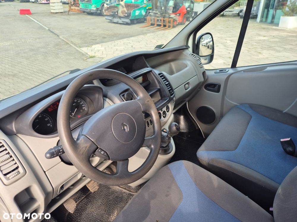 Renault Trafic 115KM / CHŁODNIA IZOTERMA / THERMO KING / PO SERWISACH / GOTOWY DO PRACY / WTYCZKA ZEWNĘTRZNA / 3 MIEJSCA / BEZWYPADKOWY - 15