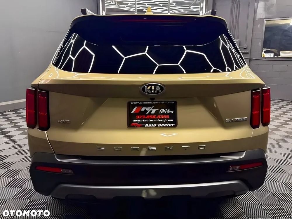 Kia Sorento - 5