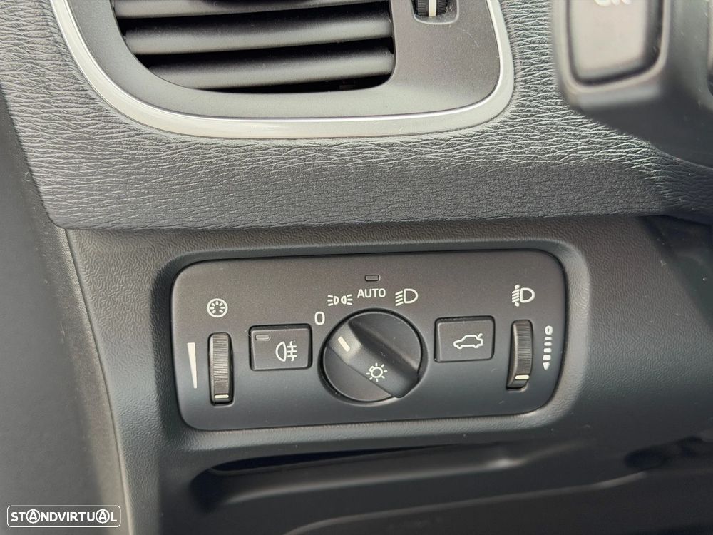 Volvo V40 1.6 D2 Momentum - 13