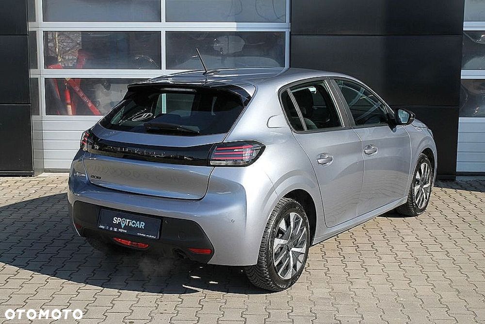 Peugeot 208 - 15