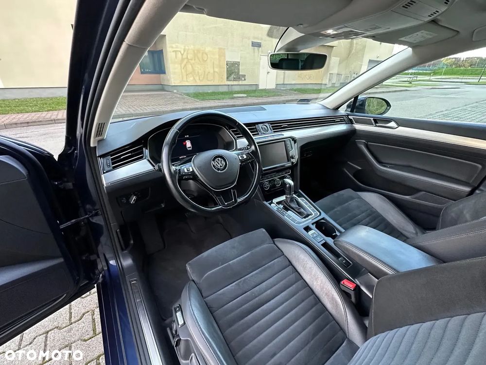 Volkswagen Passat Variant 2.0 TDI SCR DSG Highline - 26