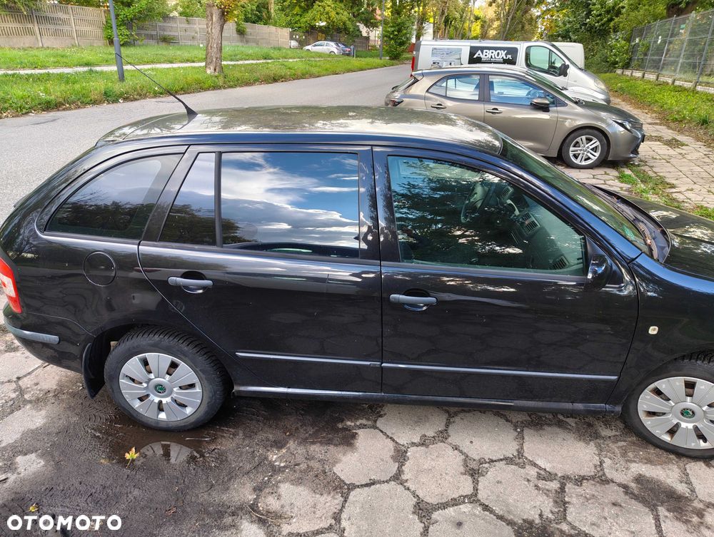 Skoda Fabia 2006 photo 2
