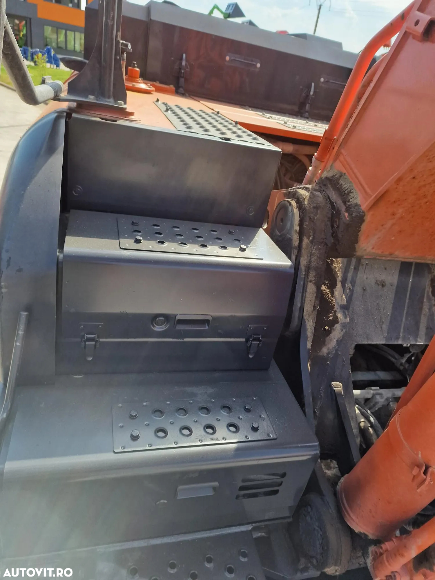 Hitachi ZX350-7, 2020, 9.420h, Cupa 2,2mc NOUA-94.900 Eur+Tva, Masa operationala 26,5t, Consum mediiu 14,1l/h, camera spate, camere laterale, inst picon, AC climatronic, Scaun operator pneumatic, lant 90% ok, STARE FOARTE BUNA, posibil leasing 5 ani-94900Eur - 31
