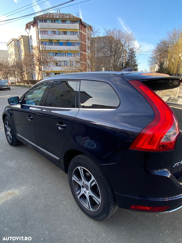 Volvo XC 60 D4 Geartronic Momentum - 4