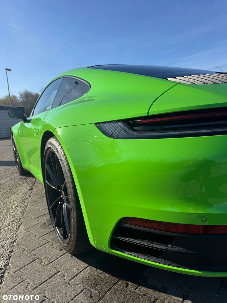 Porsche 911 Carrera 4 - 4