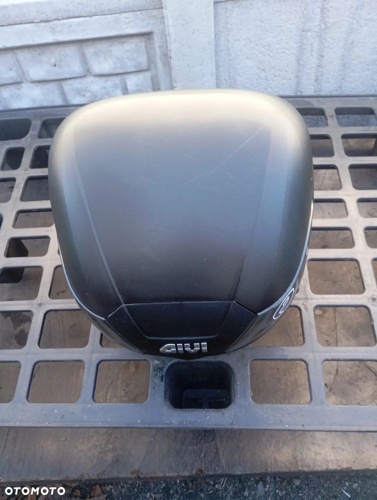 KUFER YAMAHA MAJESTY 125 GIVI - 1