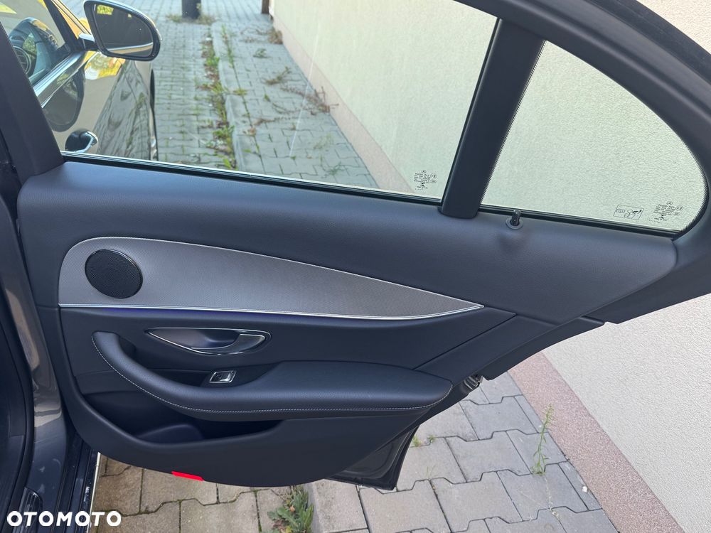 Mercedes-Benz Klasa E 200 9G-TRONIC Avantgarde - 23